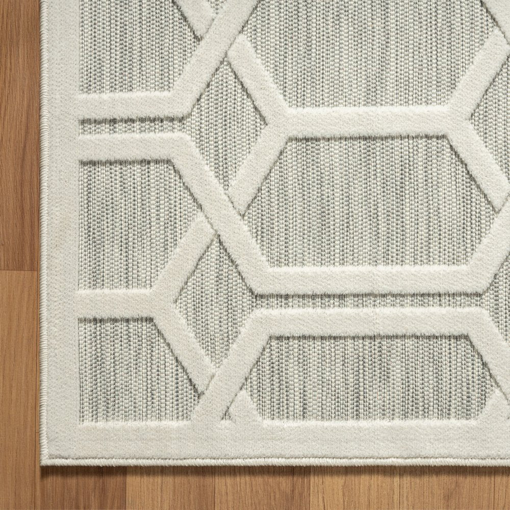 5' X 7' Gray And Ivory Geometric Stain Resistant Indoor Outdoor Area Rug — view 3