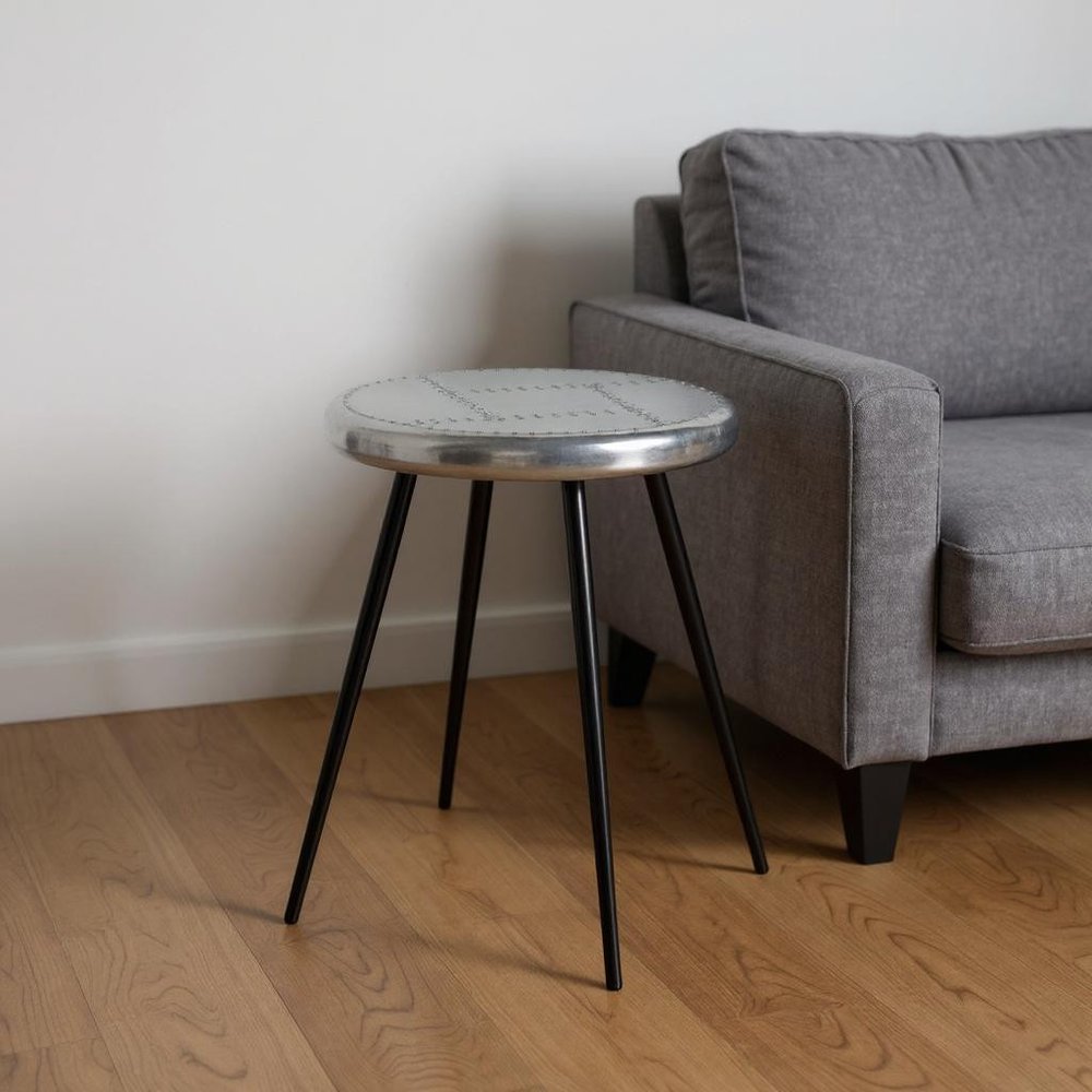 23" Silver Round End Table HomeRoots