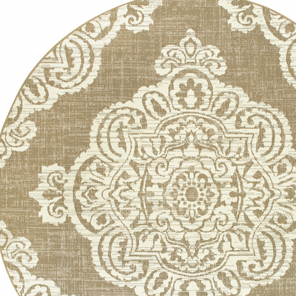 8' X 8' Tan Round Oriental Stain Resistant Indoor Outdoor Area Rug - 0" (L) x 94" (W) x 94" (H)