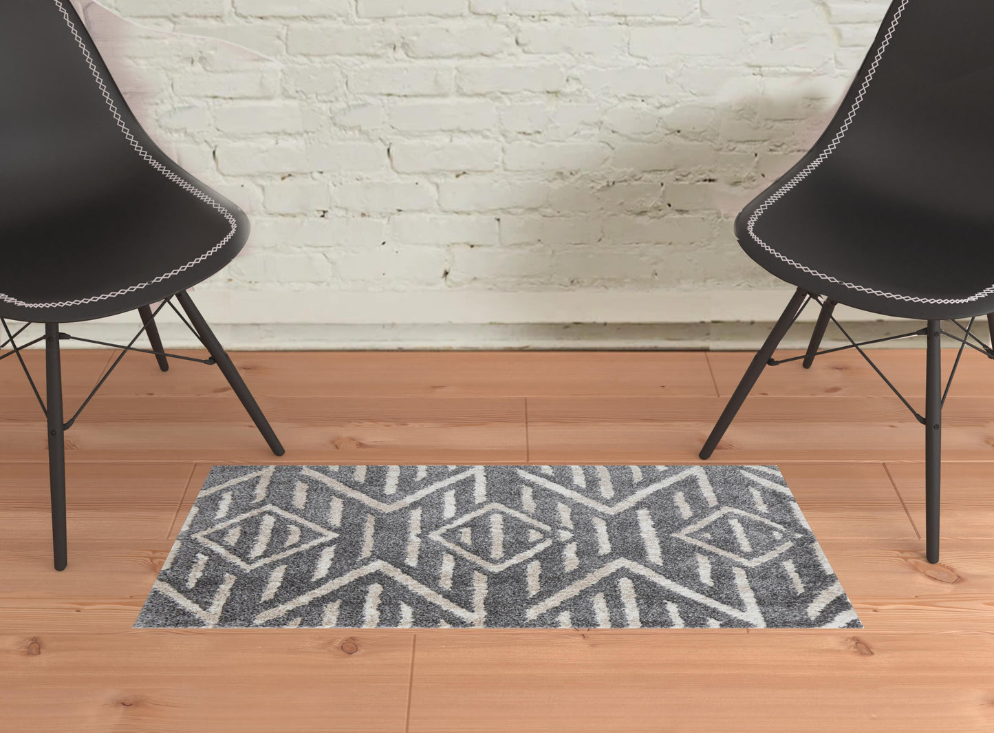 2' X 3' Gray And Ivory Geometric Power Loom Stain Resistant Area Rug - 48.0" (L) x 72.0" (W) x 0.28" (H)