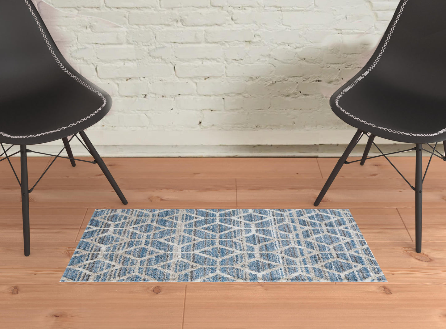 2' X 3' Blue And Ivory Geometric Power Loom Stain Resistant Area Rug - 47.0" (L) x 71.0" (W) x 0.35" (H)