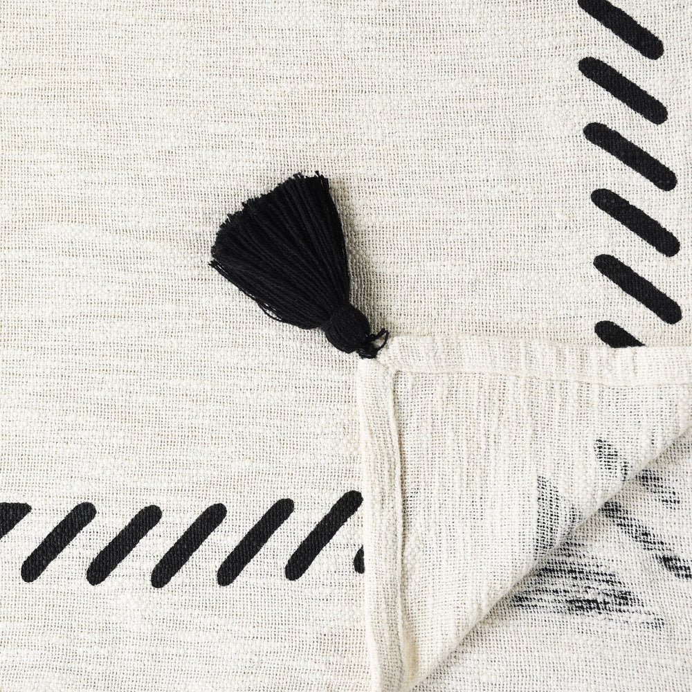 50" X 60" Black and White Woven Cotton Geometric Throw Blanket with Tassels HomeRoots