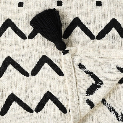 50" X 60" Black and White Woven Cotton Chevron Throw Blanket with Tassels HomeRoots