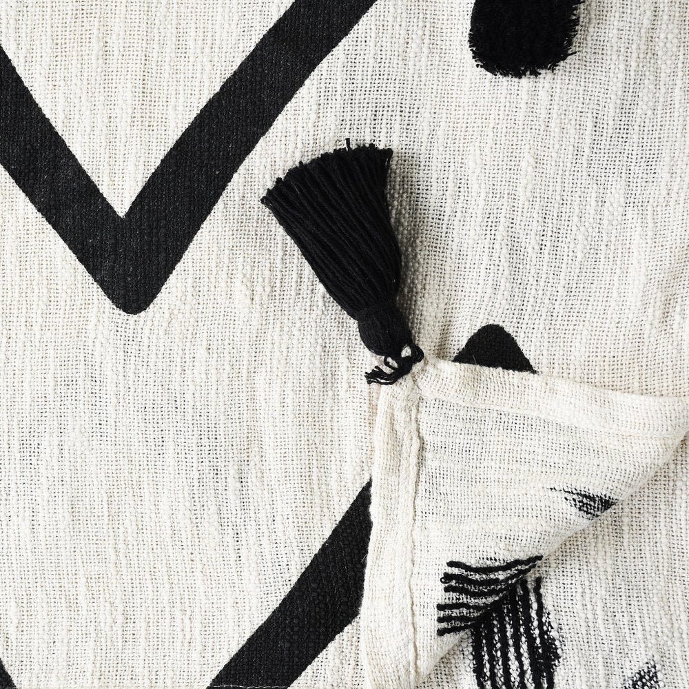 50" X 60" Black and White Woven Cotton Chevron Throw Blanket with Tassels HomeRoots