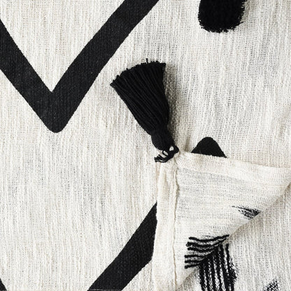 50" X 60" Black and White Woven Cotton Chevron Throw Blanket with Tassels HomeRoots