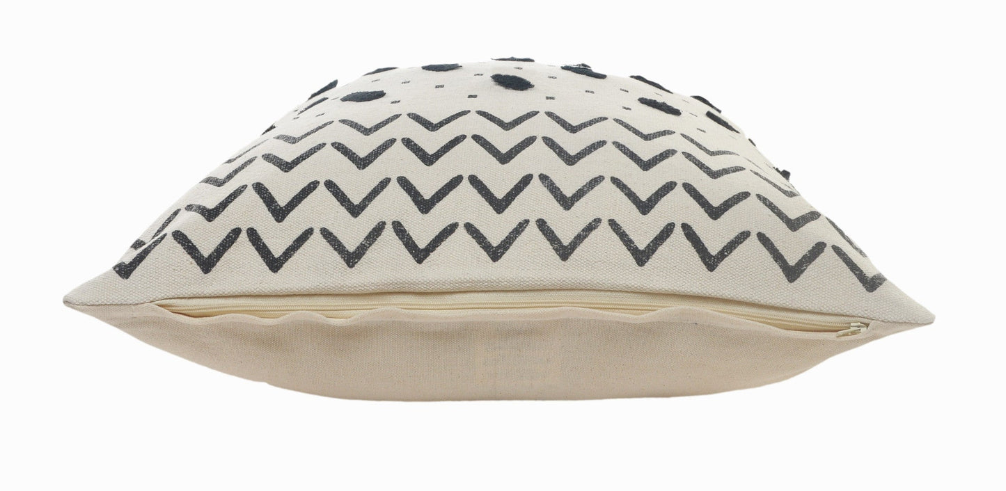 20" X 20" Cream And Black 100% Cotton Chevron Zippered Pillow FurniFindUSA