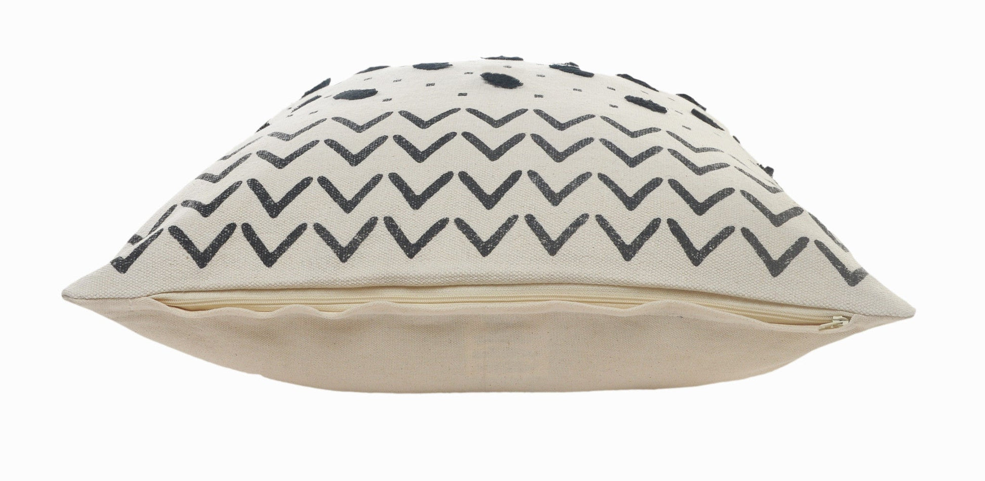 20" X 20" Cream And Black 100% Cotton Chevron Zippered Pillow FurniFindUSA