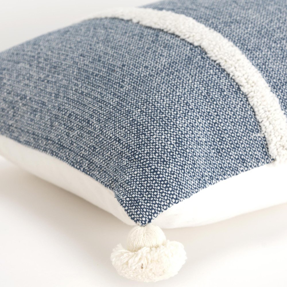 14" X 26" Blue And White Lumbar Weave Cotton Throw Pillow with Tassels — view 2