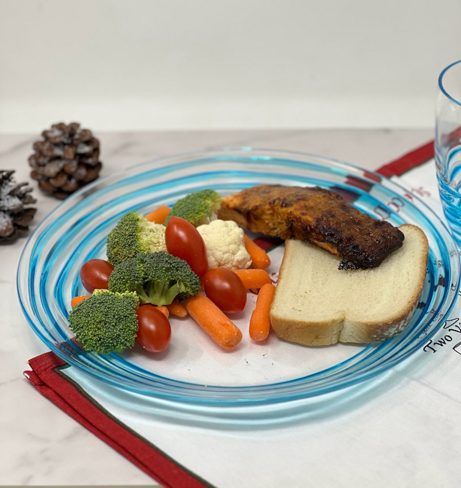 Clear and Blue Four Piece Swirl Acrylic Service For Four Dinner Plate Set HomeRoots