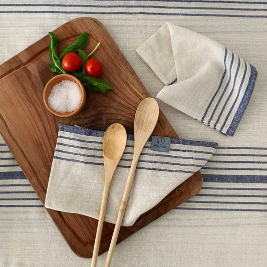 71" x 95" Cream And Blue Striped Cotton Tablecloth And Napkins Set HomeRoots