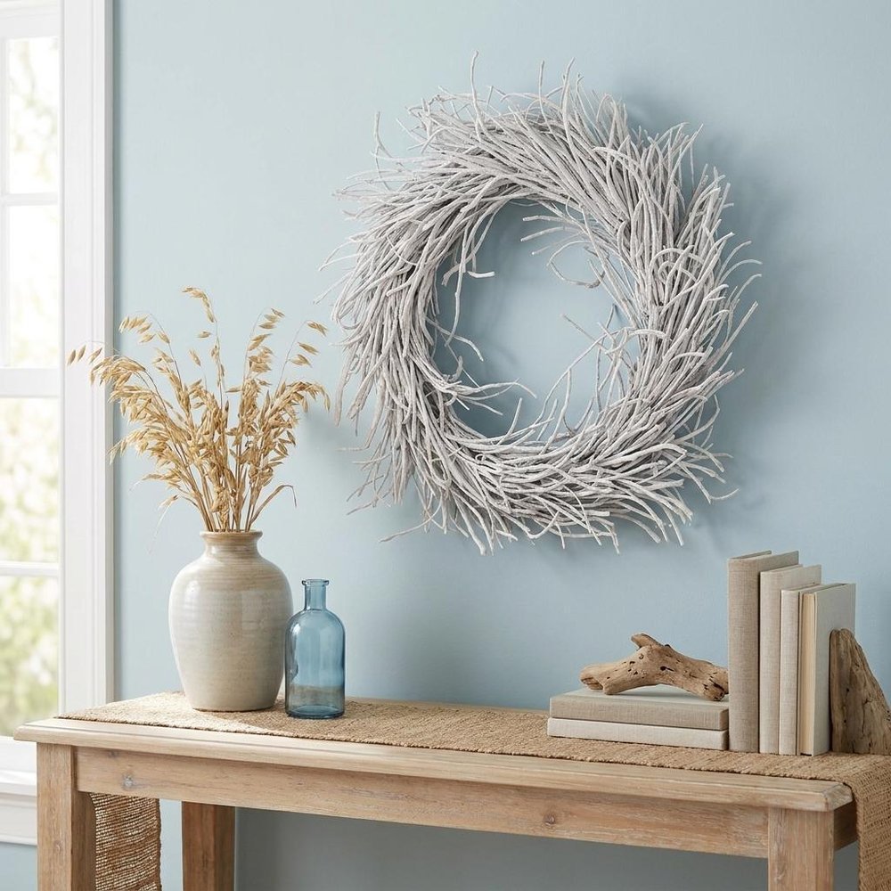 28" White Willow Dried Wreath HomeRoots
