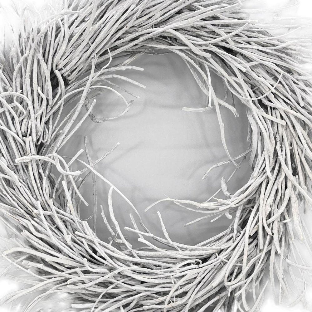 28" White Willow Dried Wreath HomeRoots