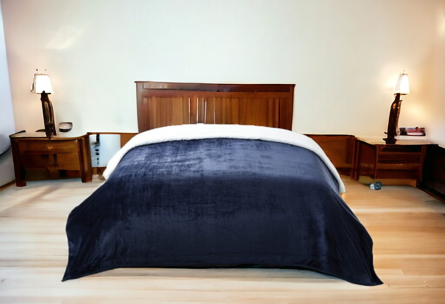 Navy Blue Knitted PolYester Solid Color Plush Queen Blanket