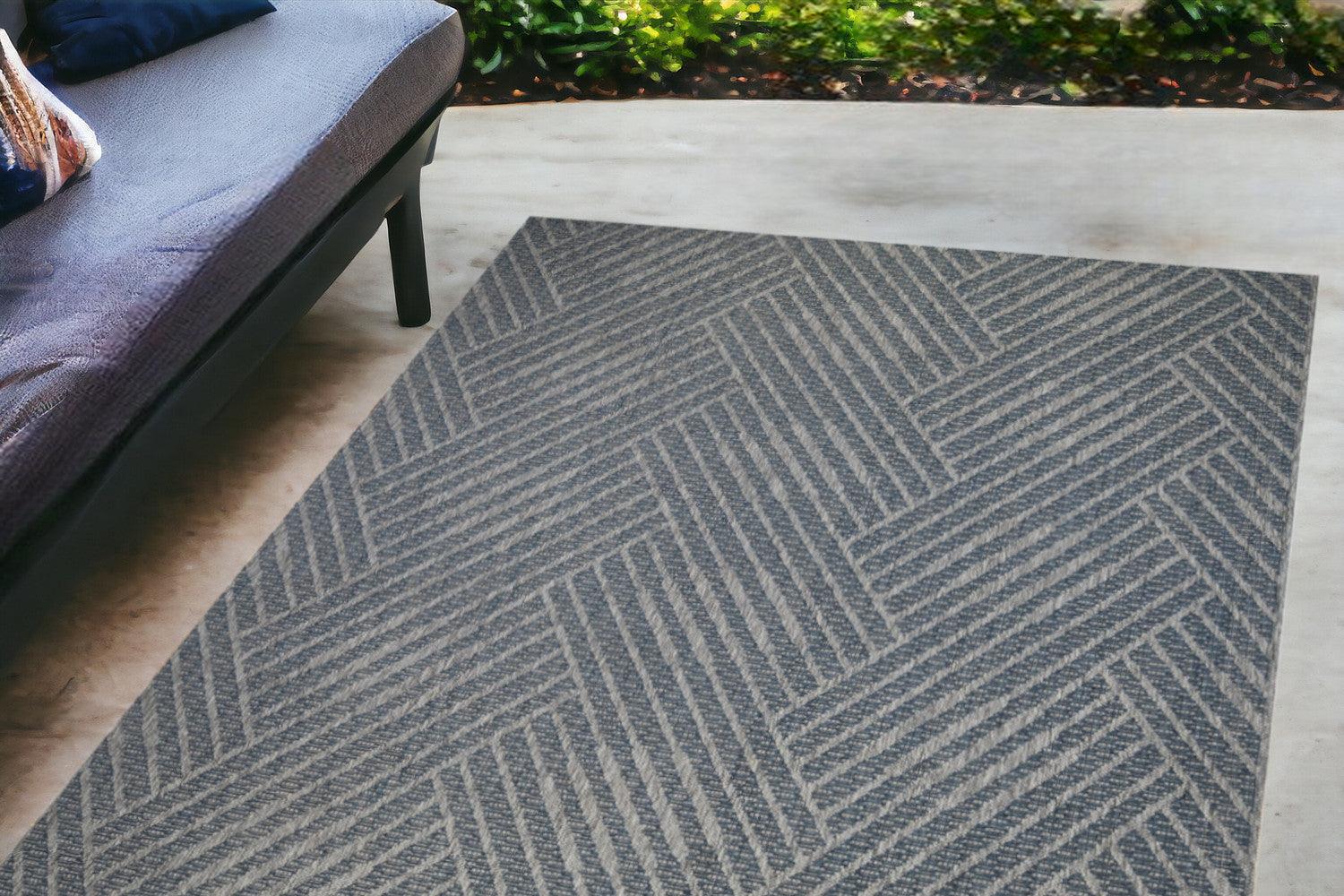 4' x 6' Gray and Blue Geometric Stain Resistant Indoor Outdoor Area Rug - FurniFindUSA
