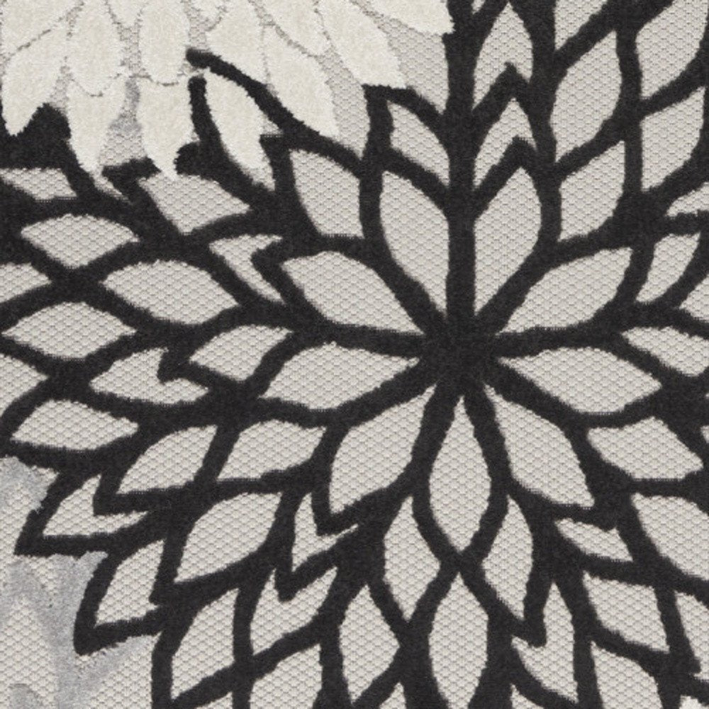 5' X 8' Black And White Floral Indoor Outdoor Area Rug — view 2