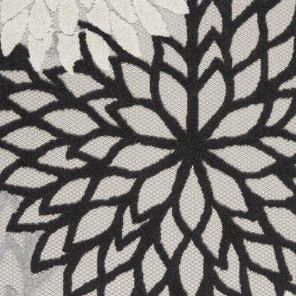 5' X 8' Black And White Floral Indoor Outdoor Area Rug HomeRoots