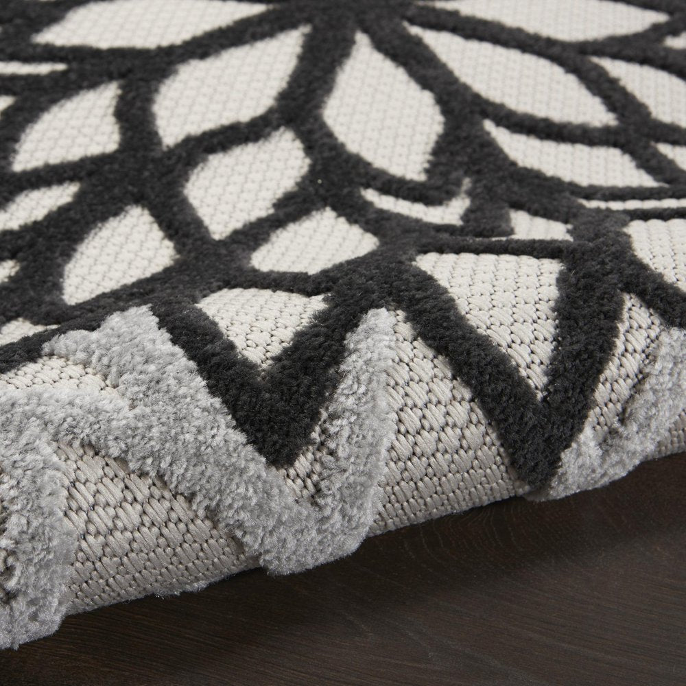 6' X 9' Black And White Floral Indoor Outdoor Area Rug HomeRoots