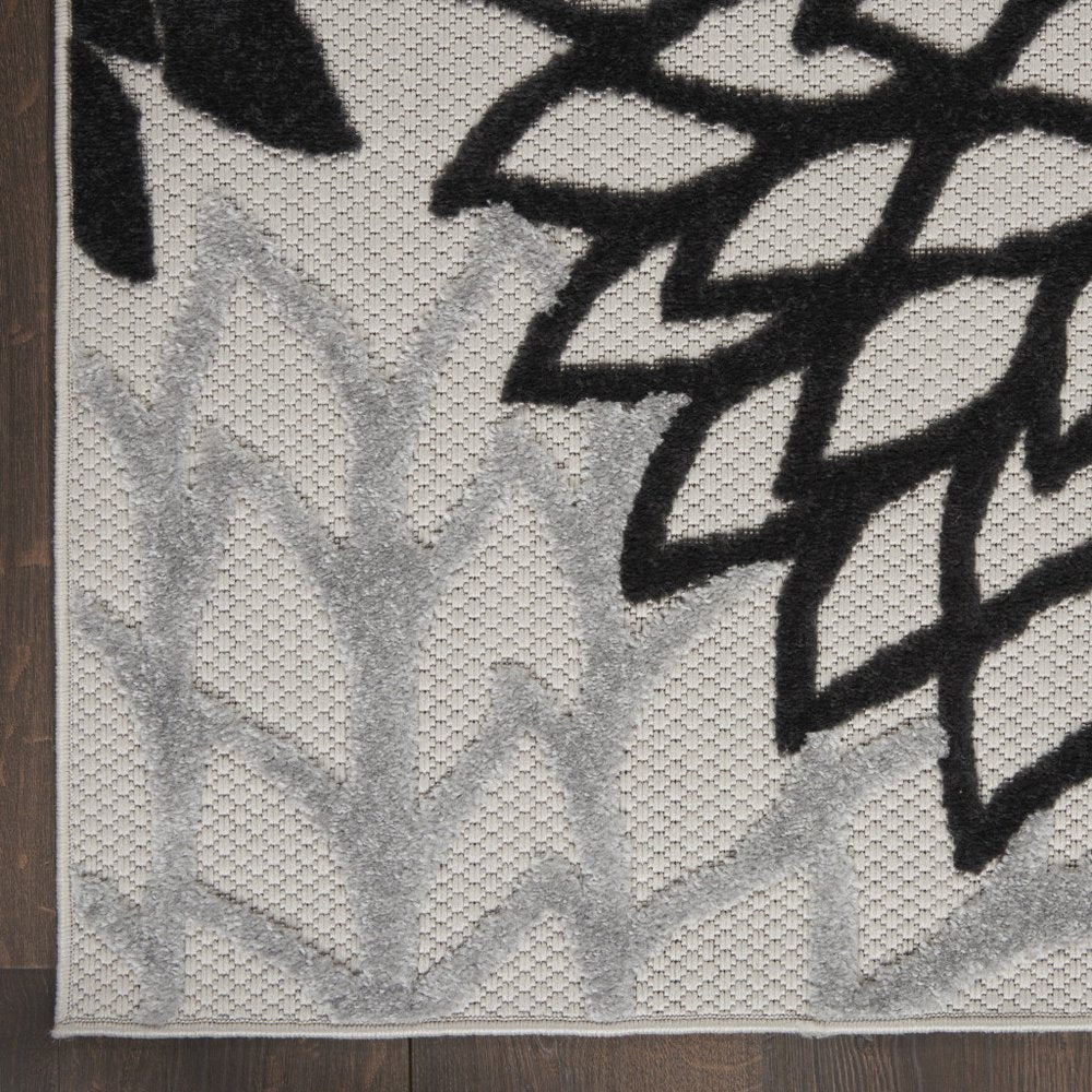 6' X 9' Black And White Floral Indoor Outdoor Area Rug HomeRoots