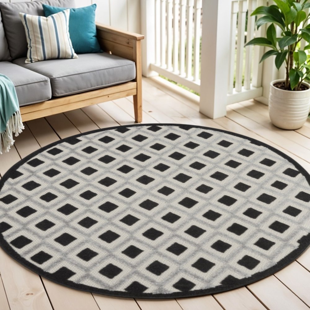 4' Black And White Round Geometric Indoor Outdoor Area Rug — view 6
