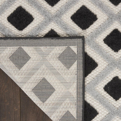 6' X 9' Black And White Geometric Indoor Outdoor Area Rug HomeRoots