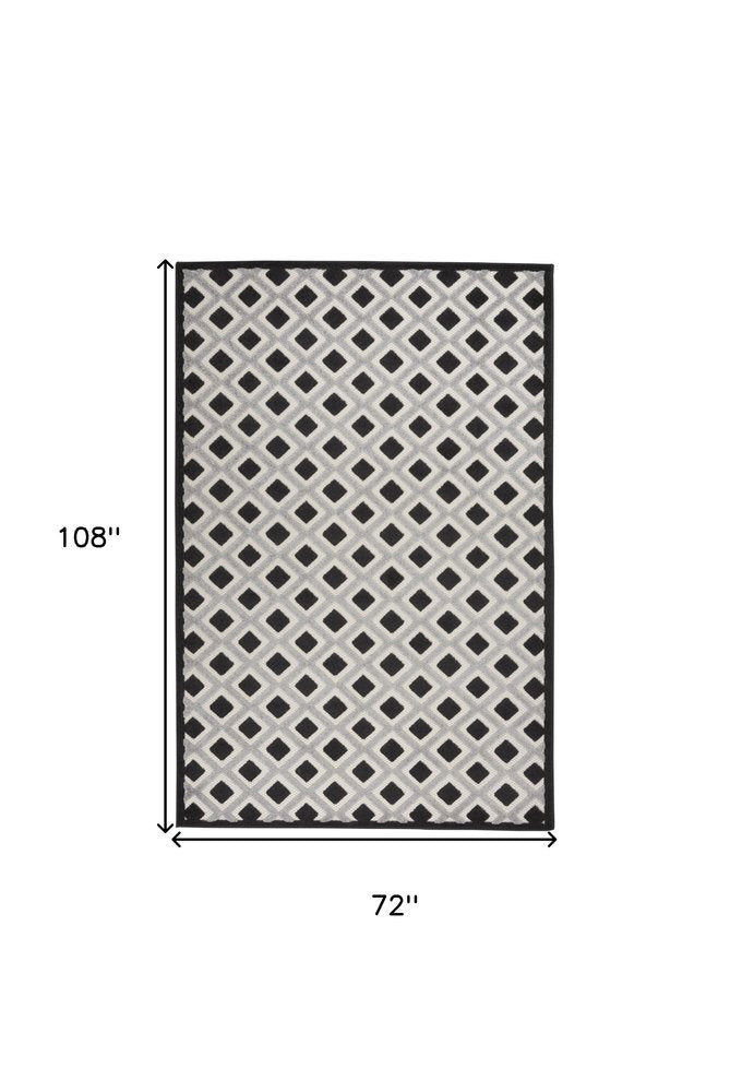 6' X 9' Black And White Geometric Indoor Outdoor Area Rug — view 1