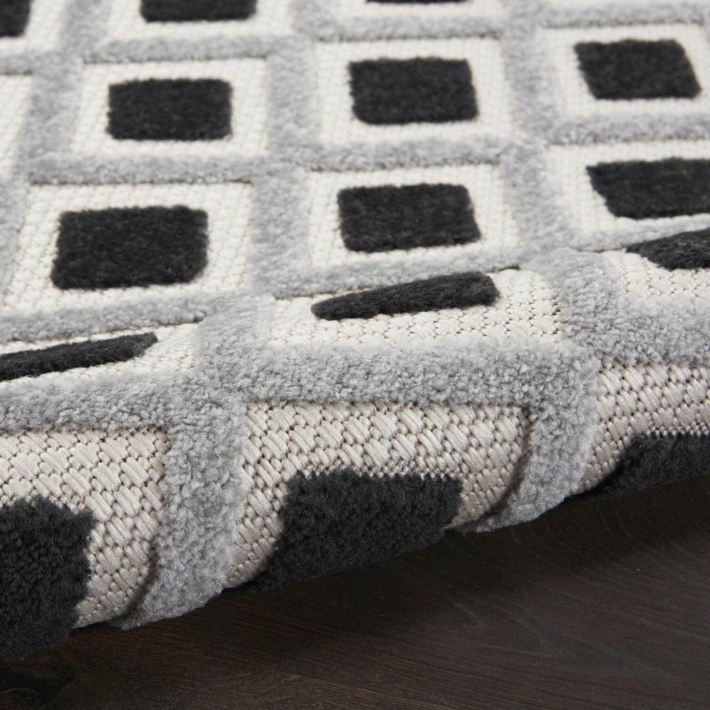 8' X 11' Black And White Geometric Indoor Outdoor Area Rug HomeRoots