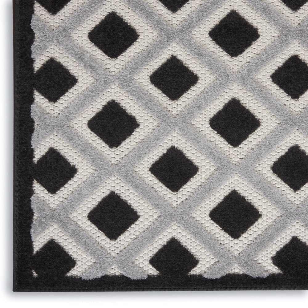 8' X 11' Black And White Geometric Indoor Outdoor Area Rug HomeRoots