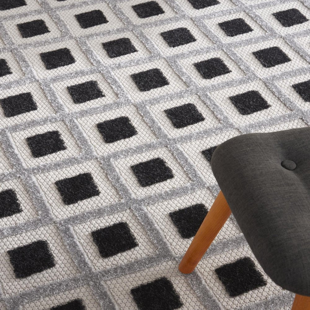 8' X 11' Black And White Geometric Indoor Outdoor Area Rug HomeRoots