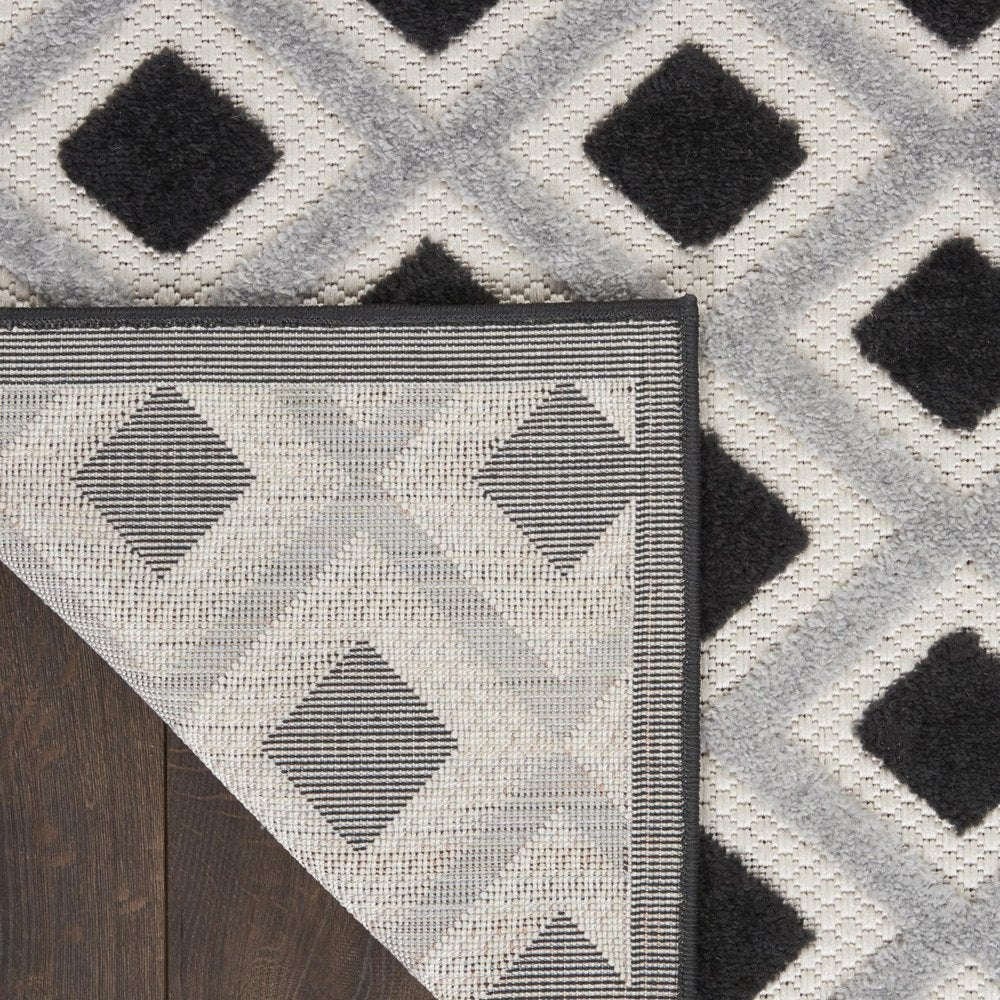 8' X 11' Black And White Geometric Indoor Outdoor Area Rug HomeRoots
