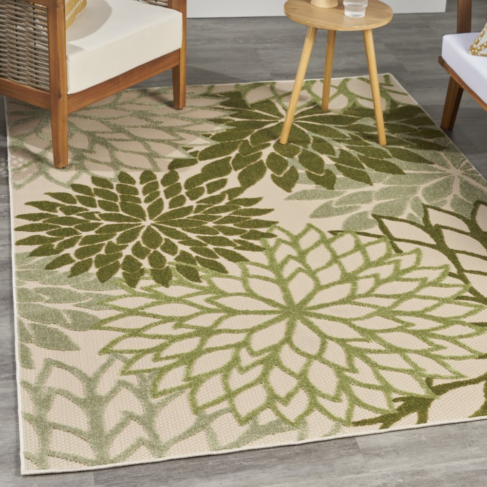 5' X 8' Ivory And Green Floral Indoor Outdoor Area Rug