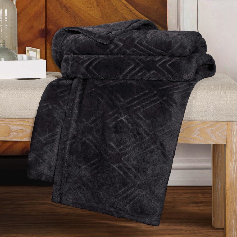 King Black Flannel Geometric Plush Blanket — view 4