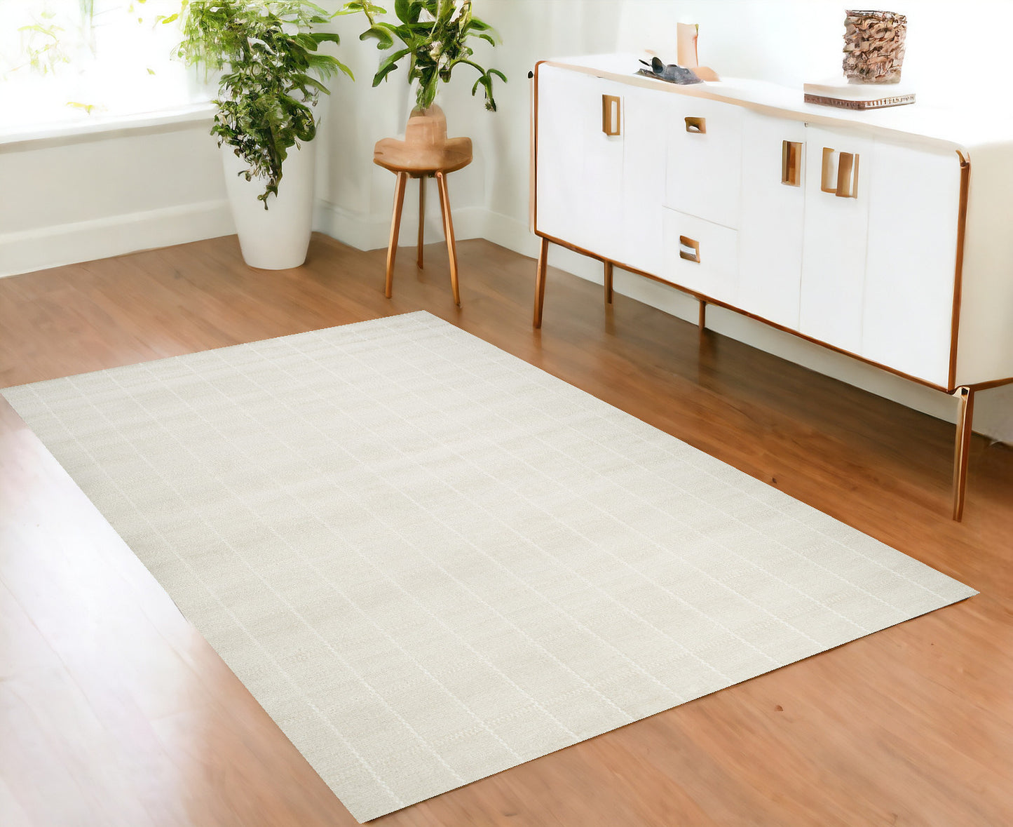 4' X 6' Cream Geometric Area Rug - 47.0" (H) x 71.0" (W) x 0.35" (D)