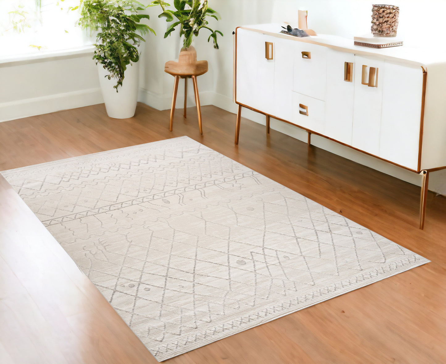 4' X 6' Gray and Beige Abstract Distressed Area Rug