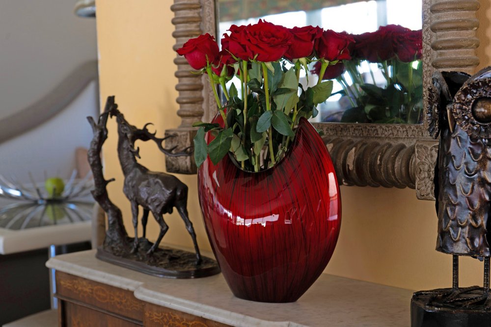 18" Red Aluminum Pointy Table Vase HomeRoots
