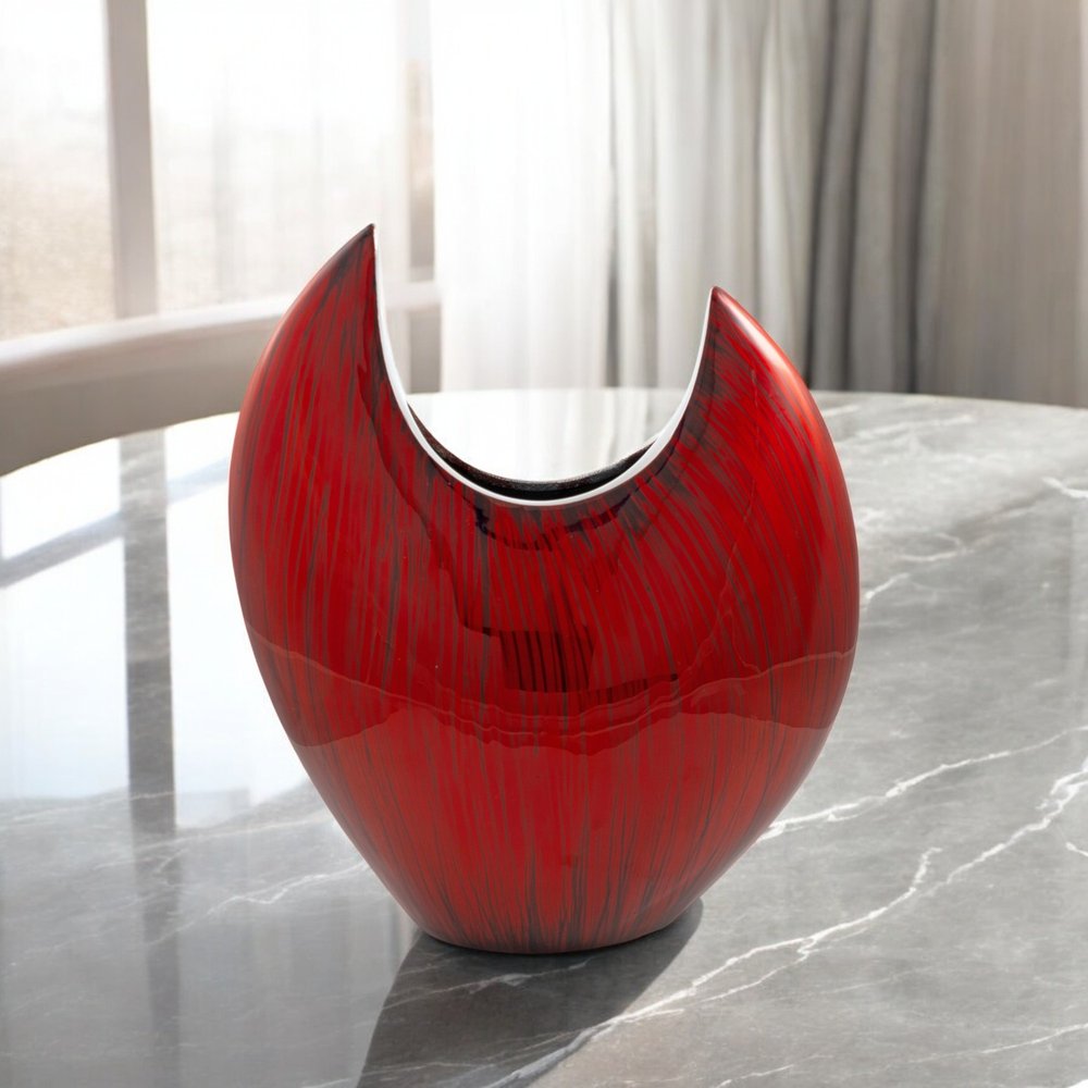 18" Red Aluminum Pointy Table Vase HomeRoots