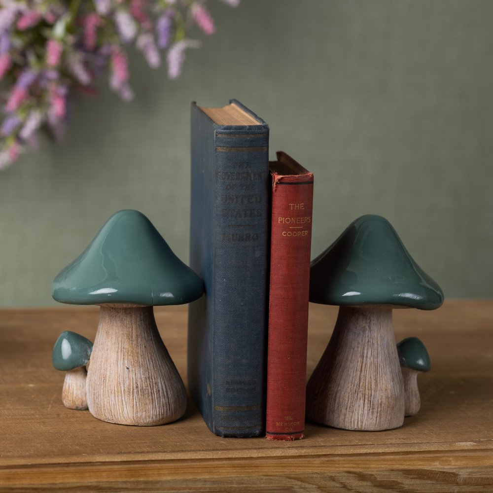 Set of Two Green Resin Figurine Tabletop Sculpture HomeRoots