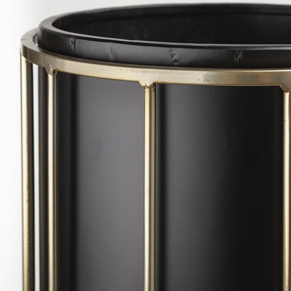 Black Iron 20 Ounce Round Pot Planter