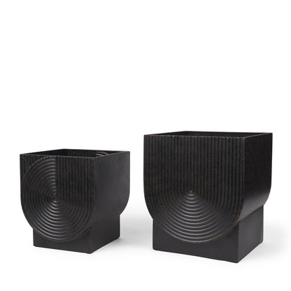 Set of Two Black Metal 20 Ounce Pot Planters