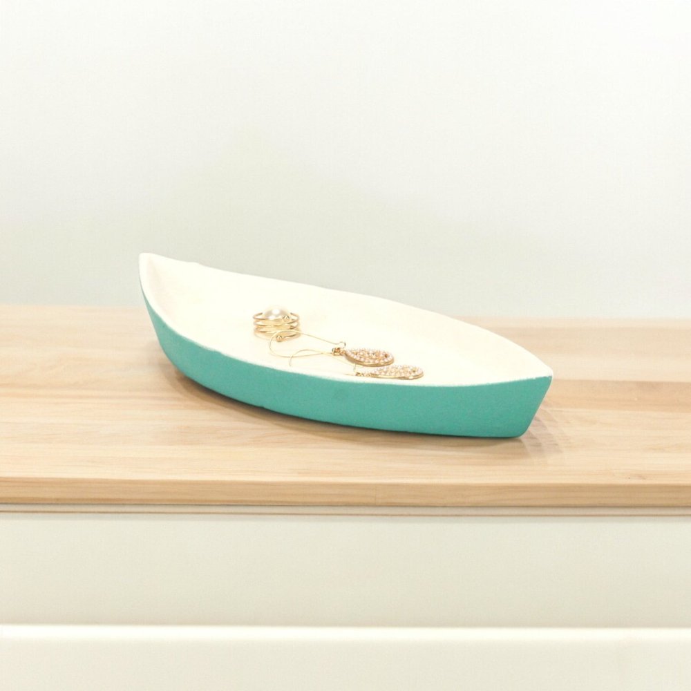 10" Aqua And White Cast Iron Oval Boat Shaped Tray HomeRoots
