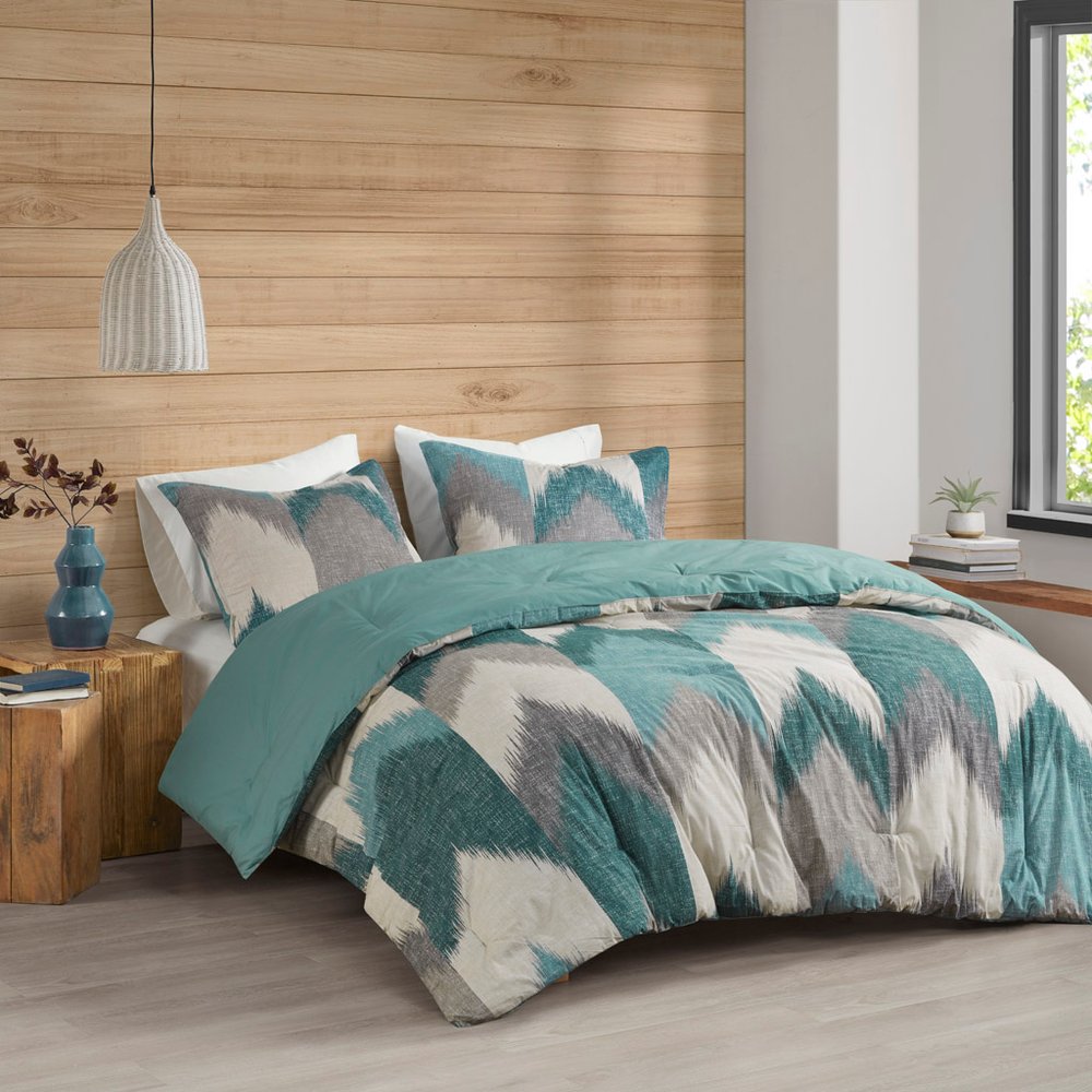 Set of Three Aqua And White Ring Stitch Polyester Sham And Comforter HomeRoots