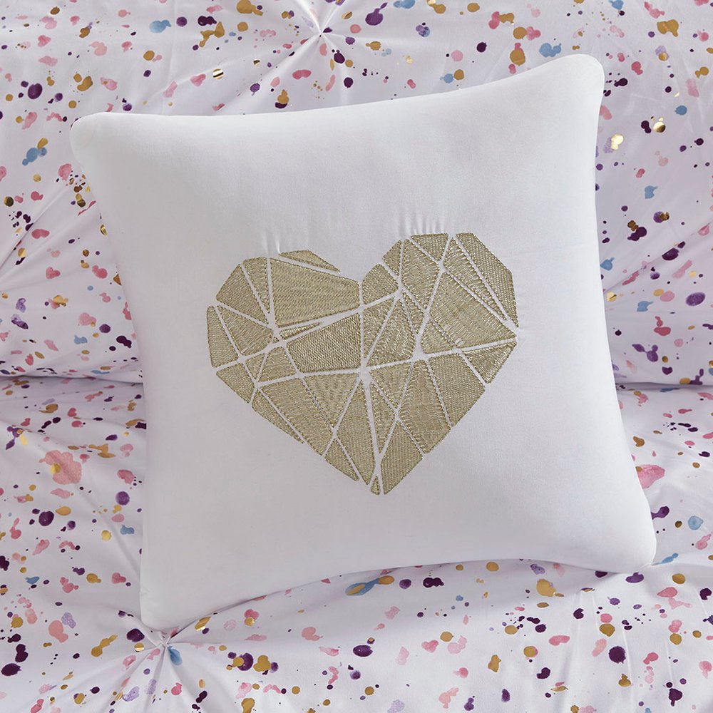 Set of Four Plum And White Abstract Ring Stitch Polyester Sham And Comforter HomeRoots