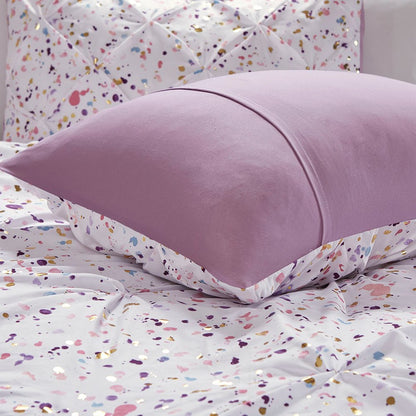 Set of Four Plum And White Abstract Ring Stitch Polyester Sham And Comforter HomeRoots