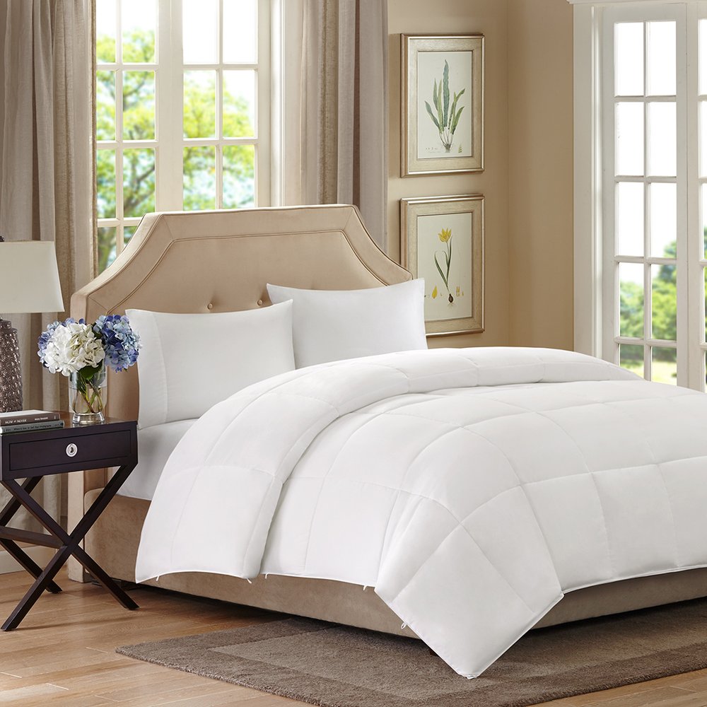 Set of Two White Ring Stitch Polyester Sham And Comforter HomeRoots