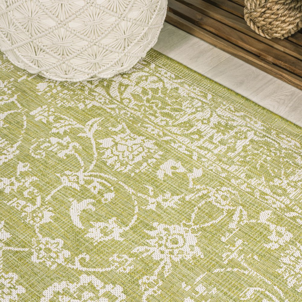 5' Green And Cream Round Medallion Indoor Outdoor Area Rug HomeRoots
