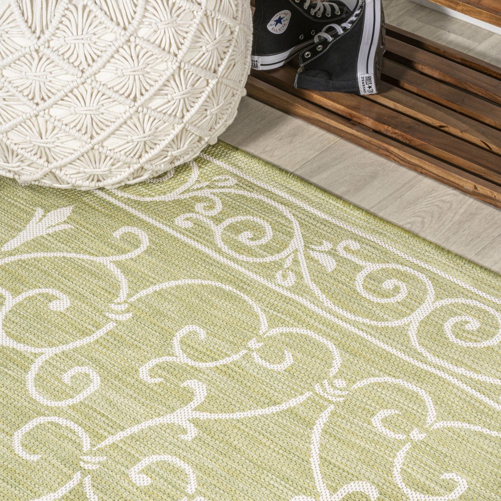 5' Green And Cream Round Medallion Indoor Outdoor Area Rug