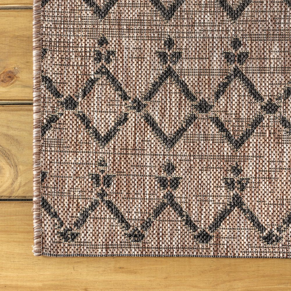 9' Natural And Black Round Trellis Indoor Outdoor Area Rug HomeRoots