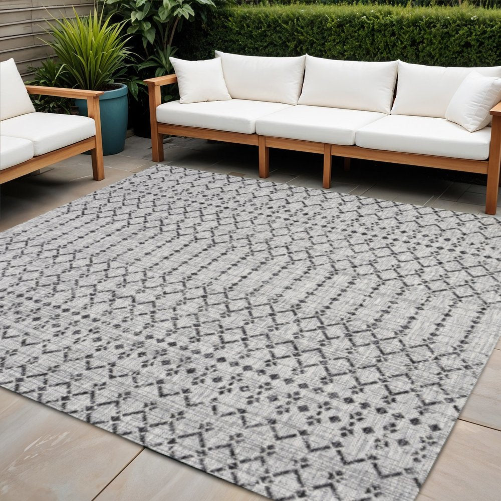 8' Light Gray And Black Square Trellis Indoor Outdoor Area Rug