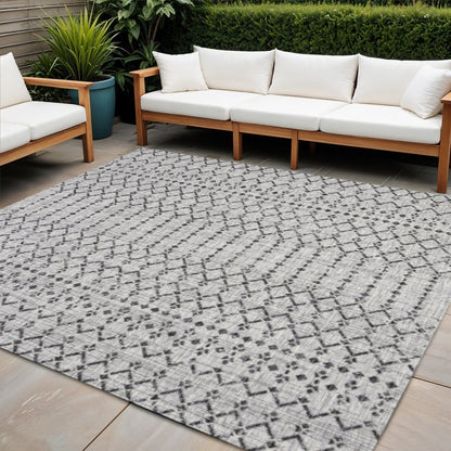 8' Light Gray And Black Square Trellis Indoor Outdoor Area Rug