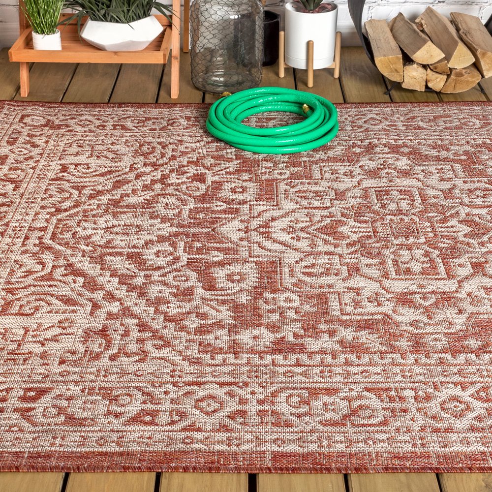 5' X 8' Red And Taupe Medallion Indoor Outdoor Area Rug