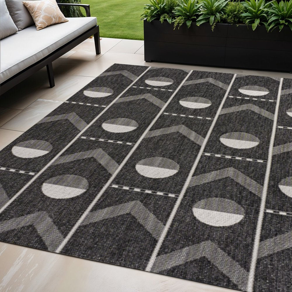 5' X 8' Black And Cream Geometric Indoor Outdoor Area Rug — view 4